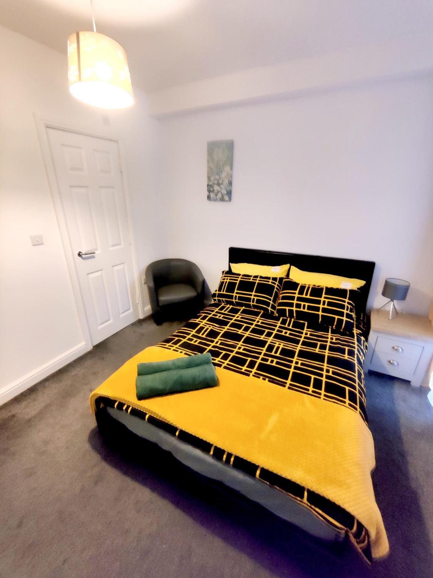 House Share With Few Ensuite Rooms Near Southmead ブリストル エクステリア 写真