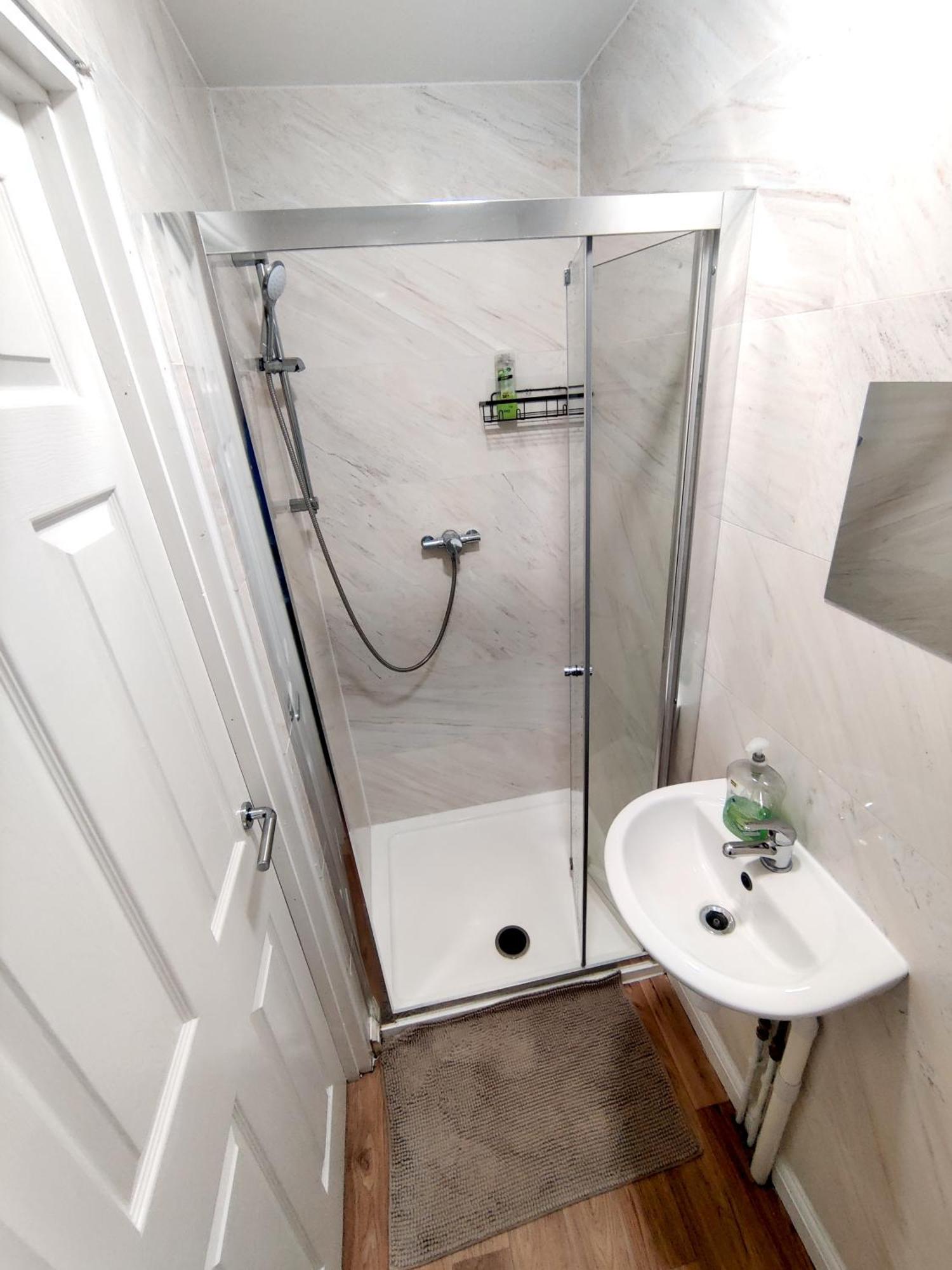 House Share With Few Ensuite Rooms Near Southmead ブリストル エクステリア 写真
