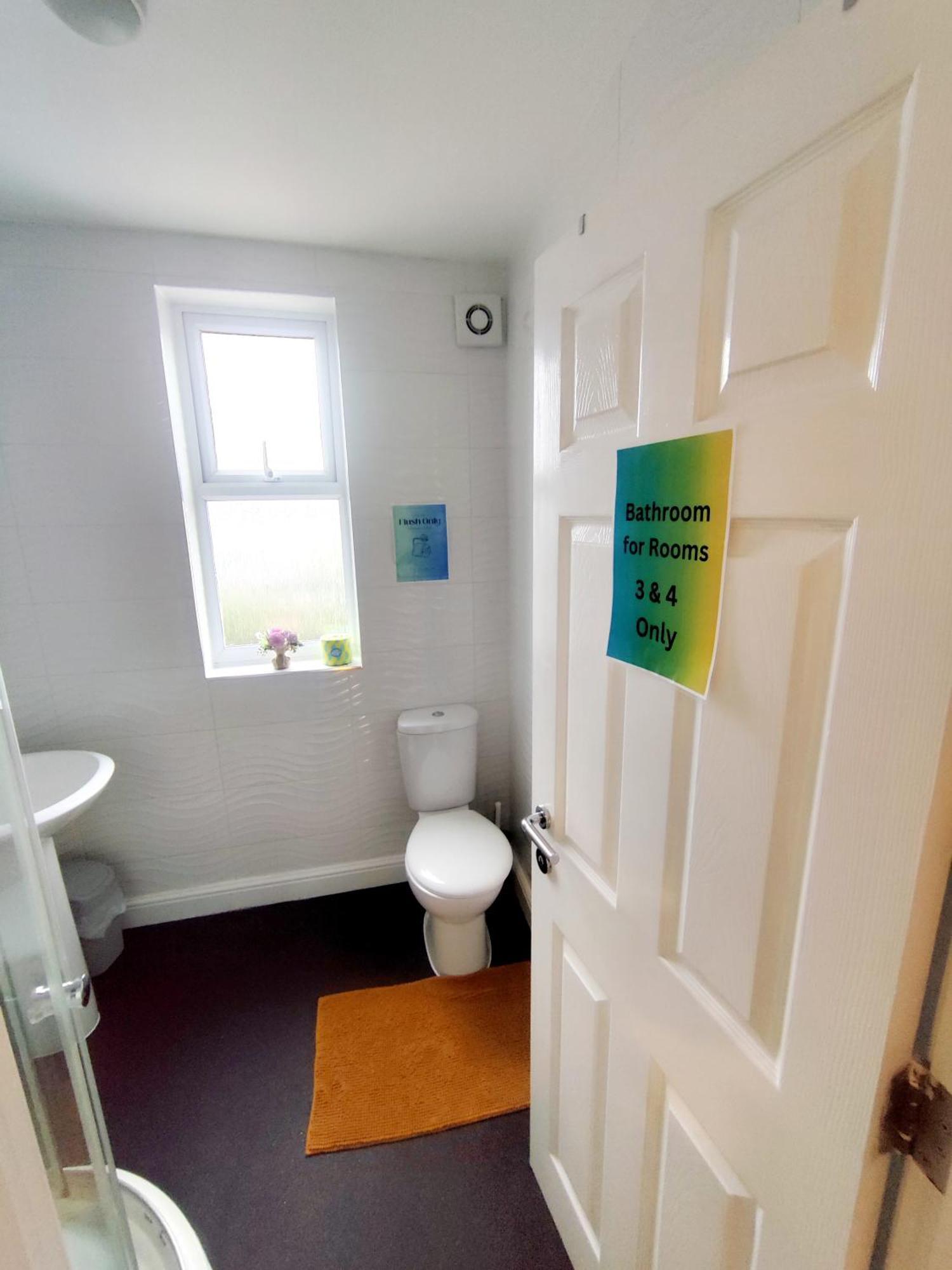 House Share With Few Ensuite Rooms Near Southmead ブリストル エクステリア 写真